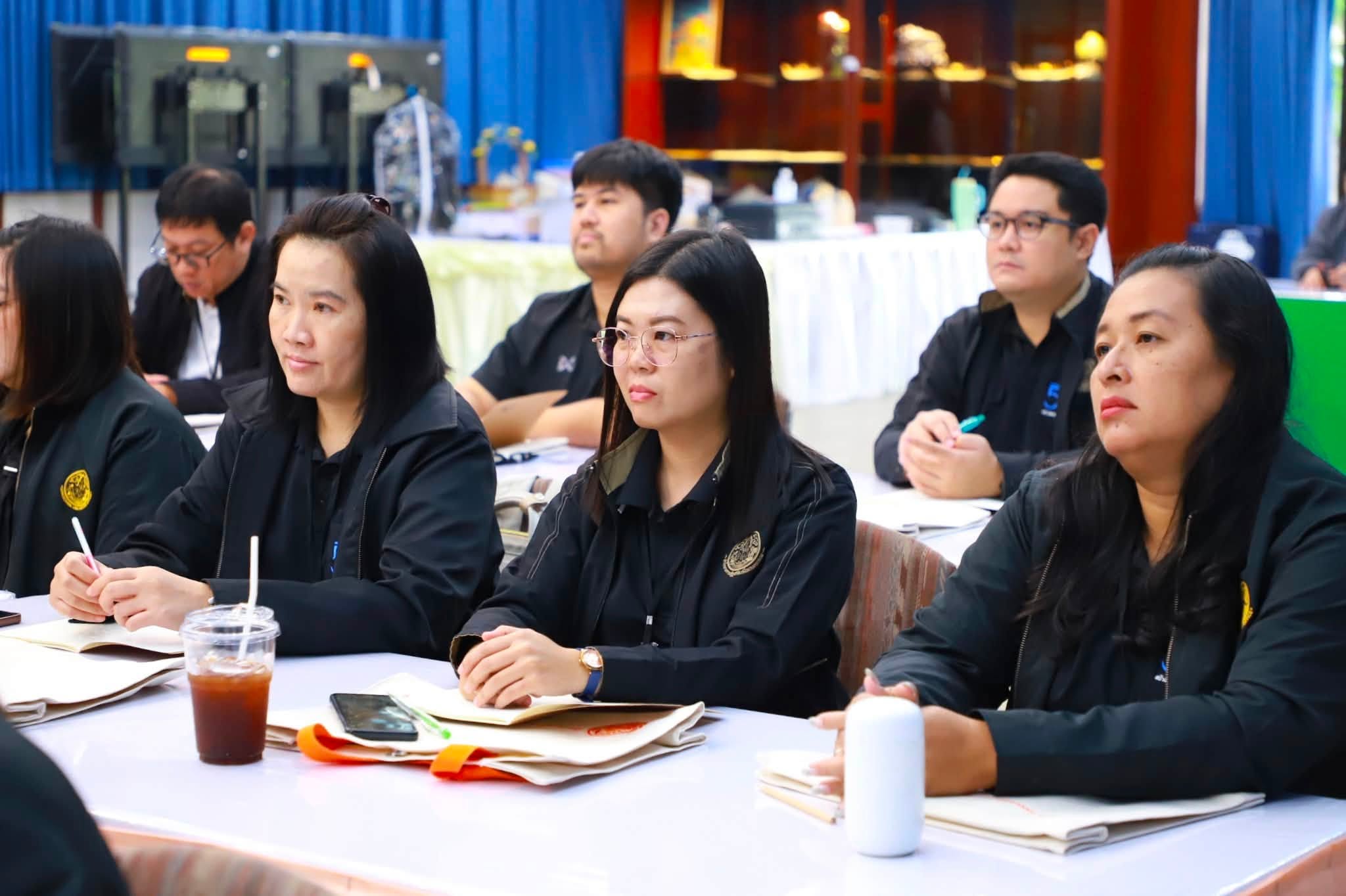 title - รองเลขาธิการ ส.ป.ก. เปิดอบรมหลักสูตร นปต. รุ่นที่ 8 ดันข้าราชการเปลี่ยนบทบาทสู่ “ผู้นำทีม” พร้อมขับเคลื่อนยุทธศาสตร์ชาติ